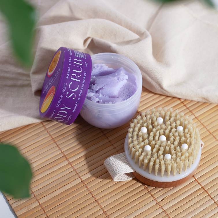 Sugar Scrub & Brush Set Mango & Passion Fruit 150gr - Image 2